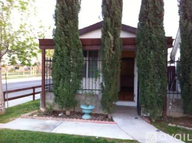 Main picture of 808 W Avenue H4