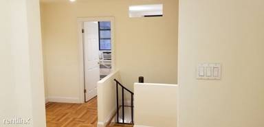 Main picture of 56 West 65th St