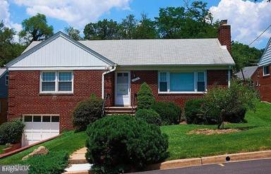 Main picture of 2719 Newlands St NW
