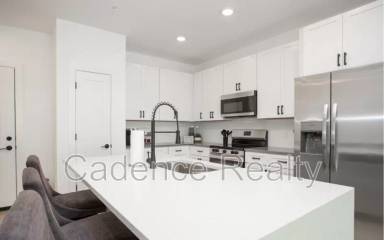 Main picture of 610 S Kerr Ave
