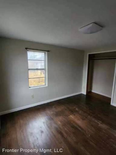 Main picture of 907 Adams St