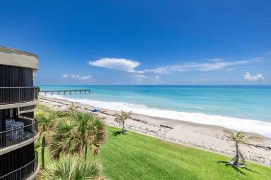Main picture of 4600 Highway A1A