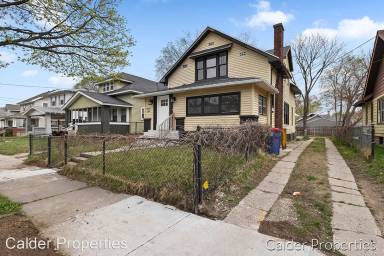 Main picture of 1948 Collins Ave SE