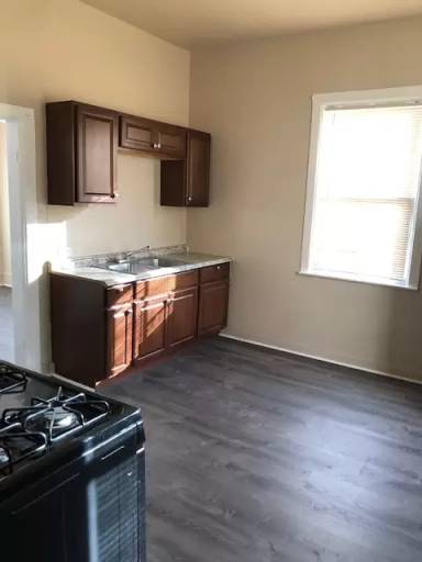 Main picture of 1527 S 13th St