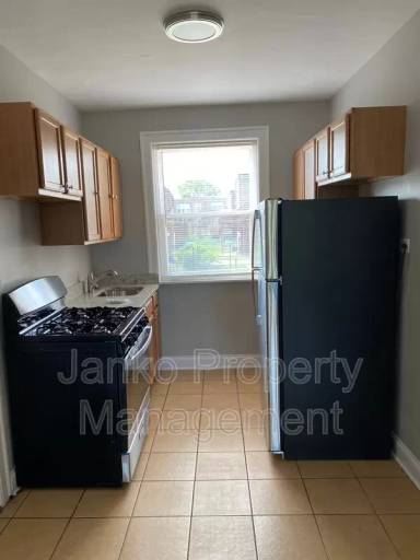 Main picture of 9001 S Loomis St