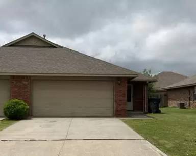 Main picture of 1725 Riviera Ln