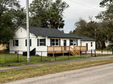 Main picture of 4900 Grand Ave