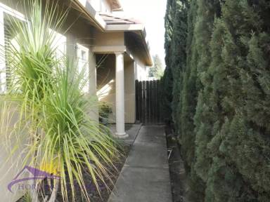Main picture of 4990 Mariah Pl