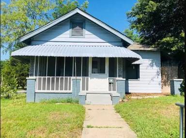 Main picture of 2929 Pierpont Ave