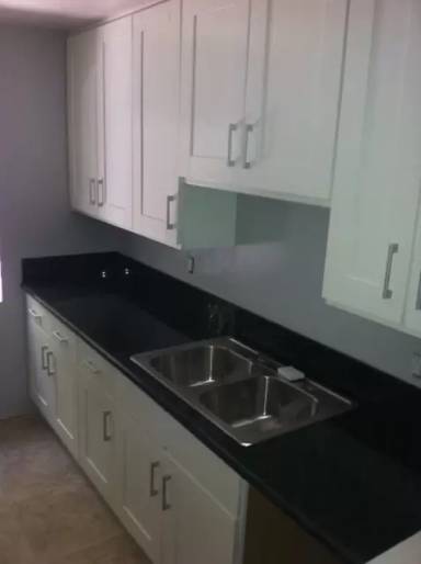 Main picture of 747 N Sycamore Ave