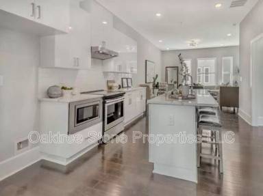 Main picture of 456 Parkway Dr NE
