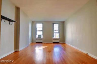 Main picture of 70 E 3rd St
