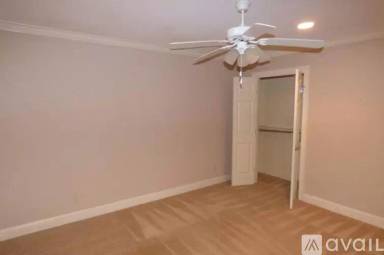 Main picture of 636 Saint James Pl