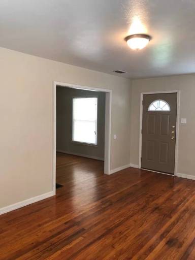 Main picture of 2705 N 30th St