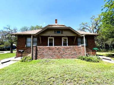 Main picture of 1734 W 13th St N