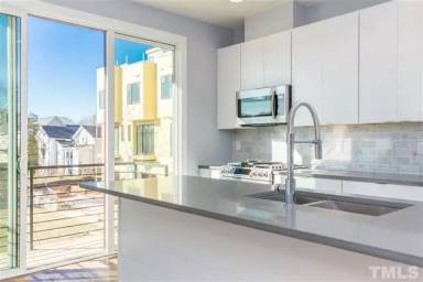 Main picture of 606 S West St