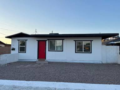 Main picture of 2936 E Granada Rd