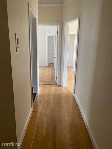 Main picture of 117 W 13th St
