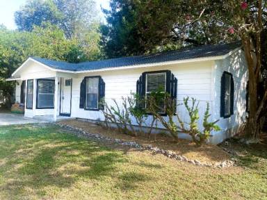 Main picture of 408 Faris St