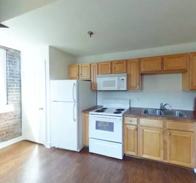Main picture of 302 Goshen St