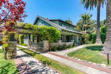 Main picture of 133 N Orange Grove Blvd