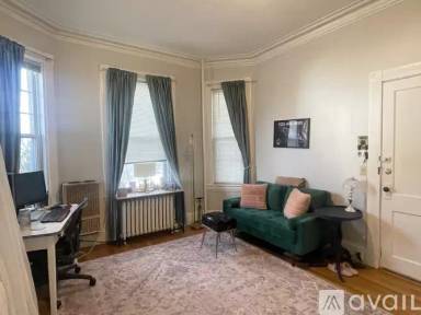 Main picture of 18 Grand View Ave