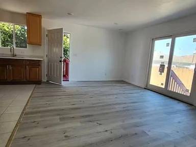 Main picture of 2811 Tulare Ave