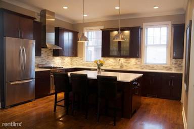 Main picture of 2816 N Bell Ave