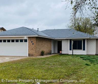Main picture of 109 N Greenleaf Dr
