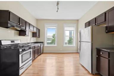 Main picture of 2459 W Armitage Ave