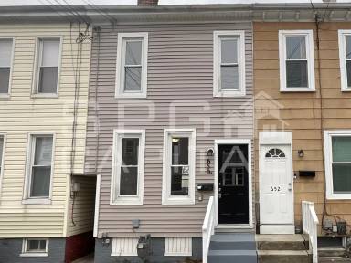 Main picture of 600 W College Ave