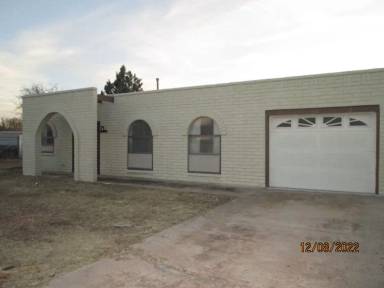 Main picture of 1202 E Klassen Ct