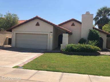 Main picture of 453 E Marigold Ln