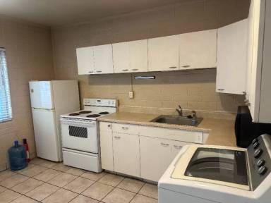 Main picture of 665 S Lake St