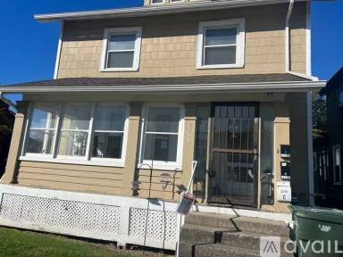 Main picture of 2233 Summit St
