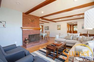 Main picture of 3271 Homer St