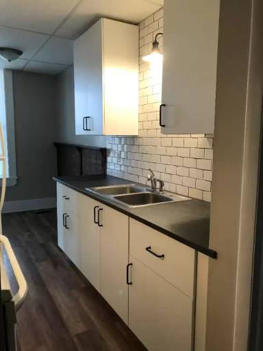 Main picture of 10 W Park St