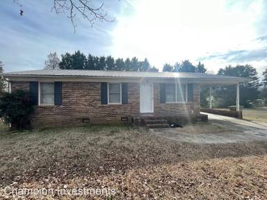 Main picture of 320 Hickory St