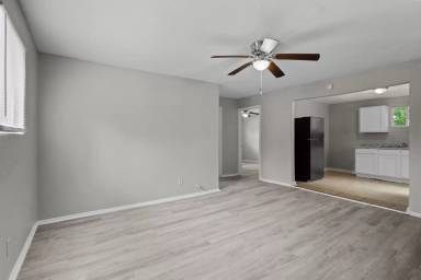 Main picture of 2328 Boss St