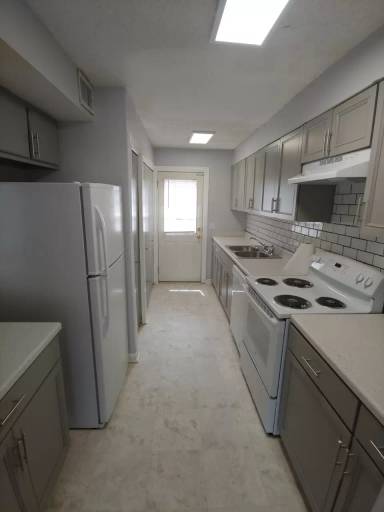 Main picture of 40 Royalgate Dr