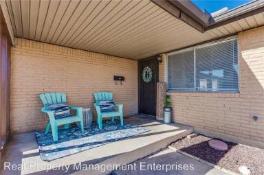 Main picture of 2621 SW 84th St