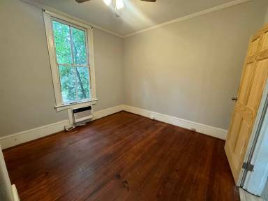 Main picture of 304 E 2nd St