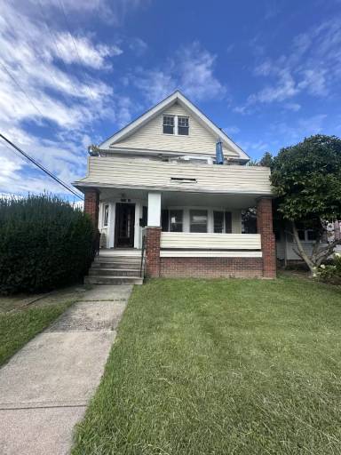 Main picture of 2228 Wyandotte Ave