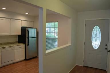 Main picture of 143 Stratford Ln