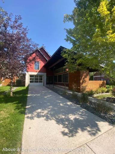 Main picture of 4475 Alexander St