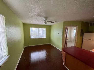 Main picture of 3200 Helms St