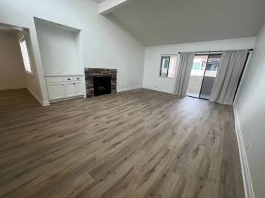 Main picture of 2625 Pirineos Way