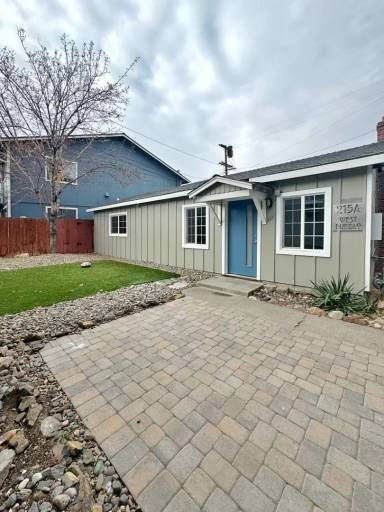 Main picture of 215 W Pueblo St