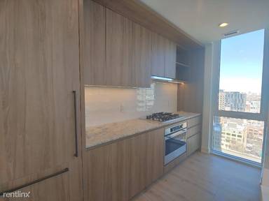 Main picture of 331 W Superior St