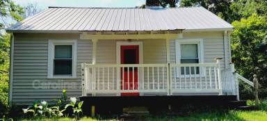 Main picture of 2017 Stony Point Rd